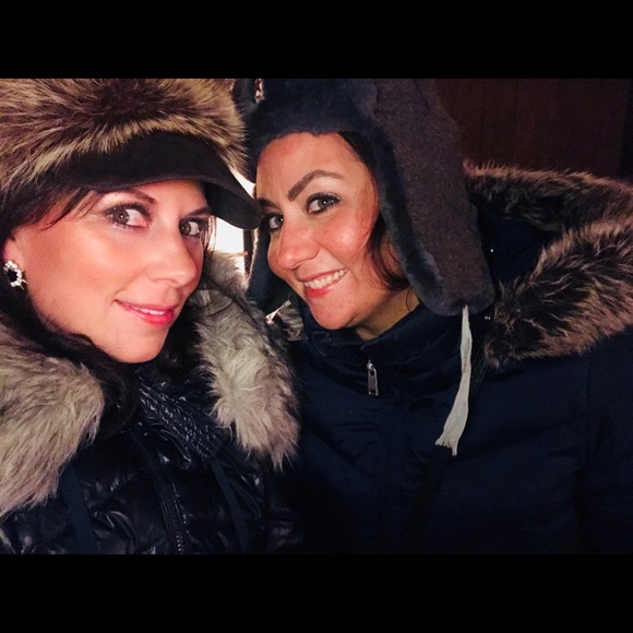 Meet your Posher, Jacki 🙋🏻‍♀️ - Picture 5 of 8